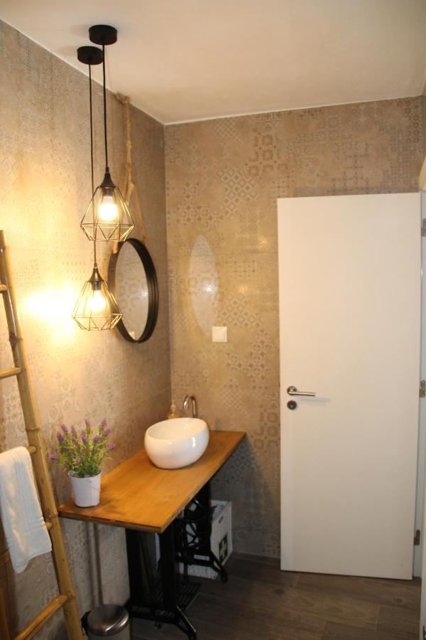 ラゴスTrendy Houseアパートメント エクステリア 写真